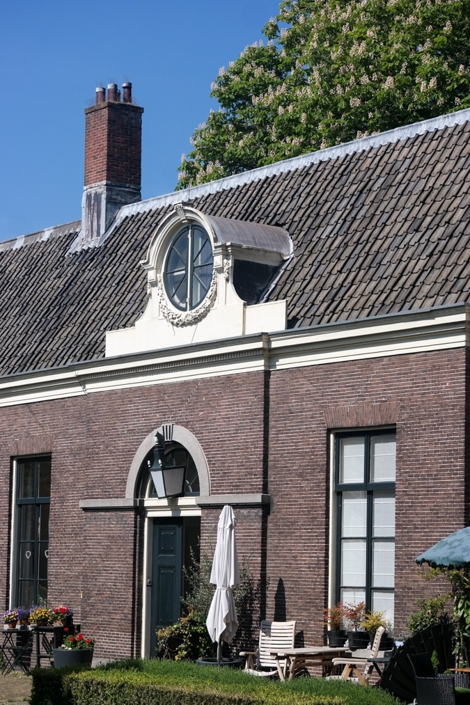 Teylers Hofje window