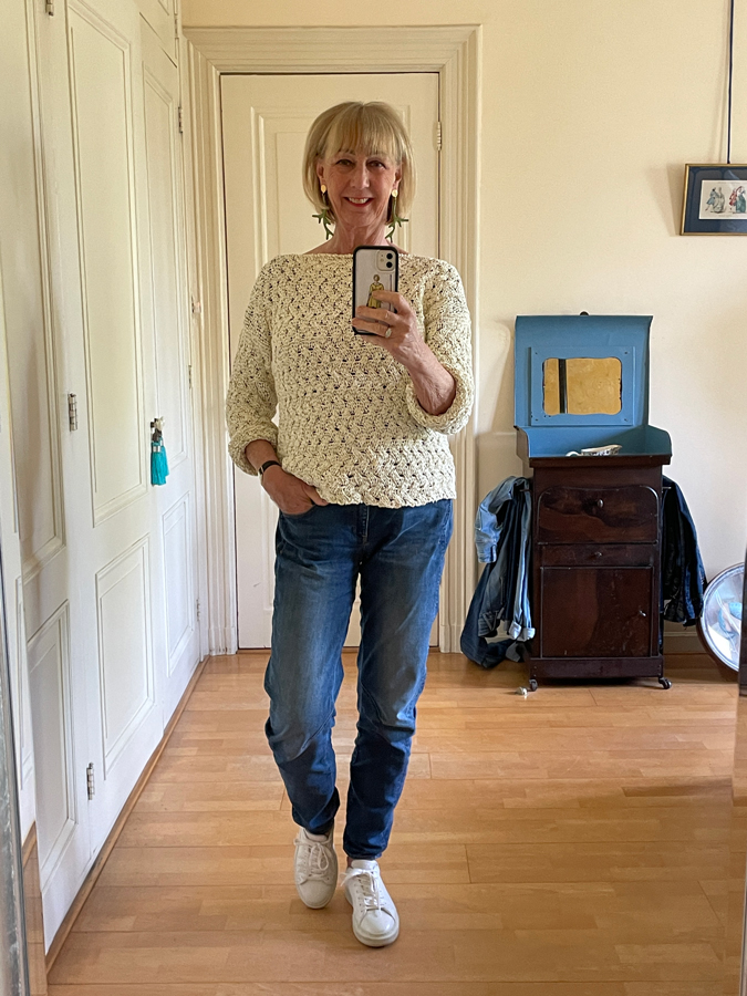 Jeans with cream jumper