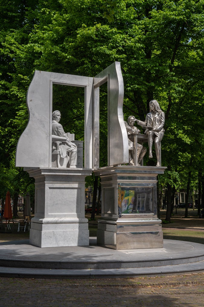 Statue at Lange Voorhout The Hague