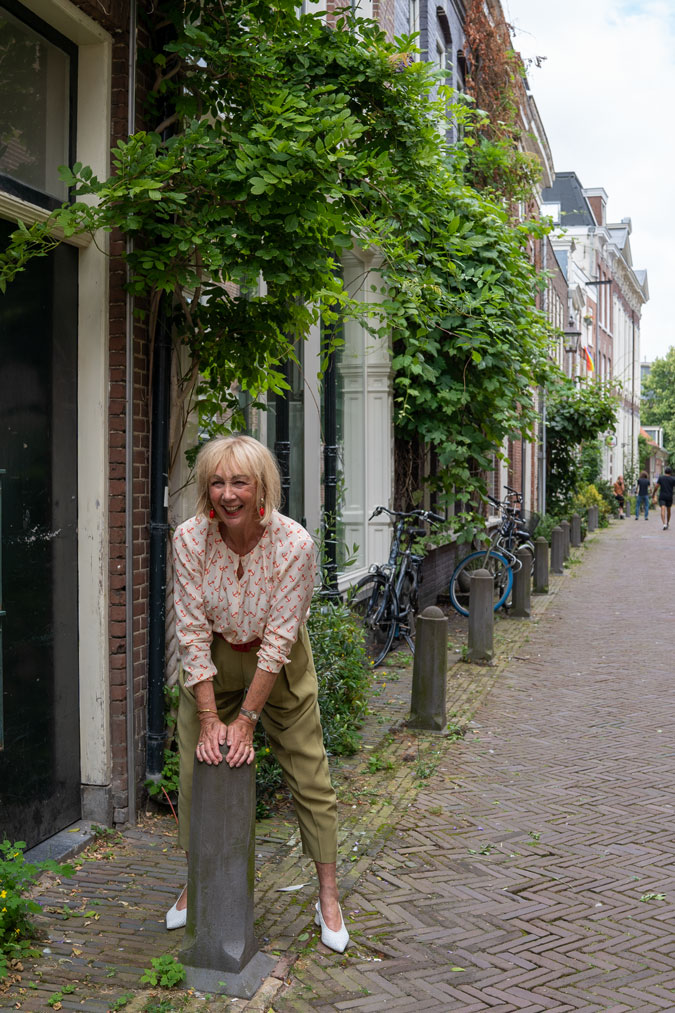 Green trousers with an anchor blouse