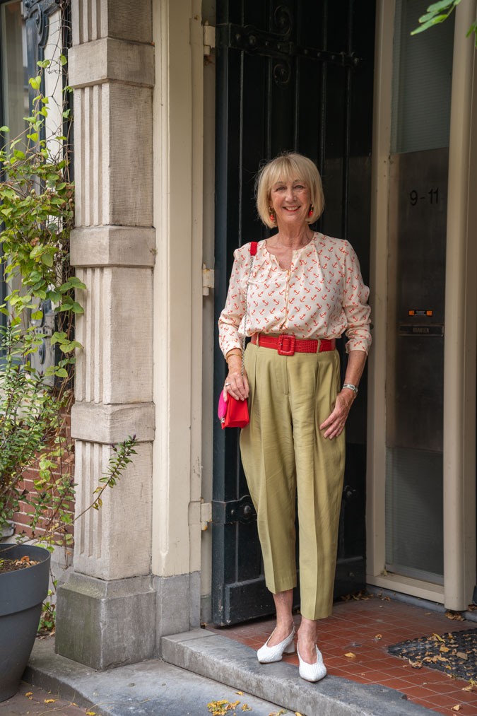 Green trousers with an anchor blouse