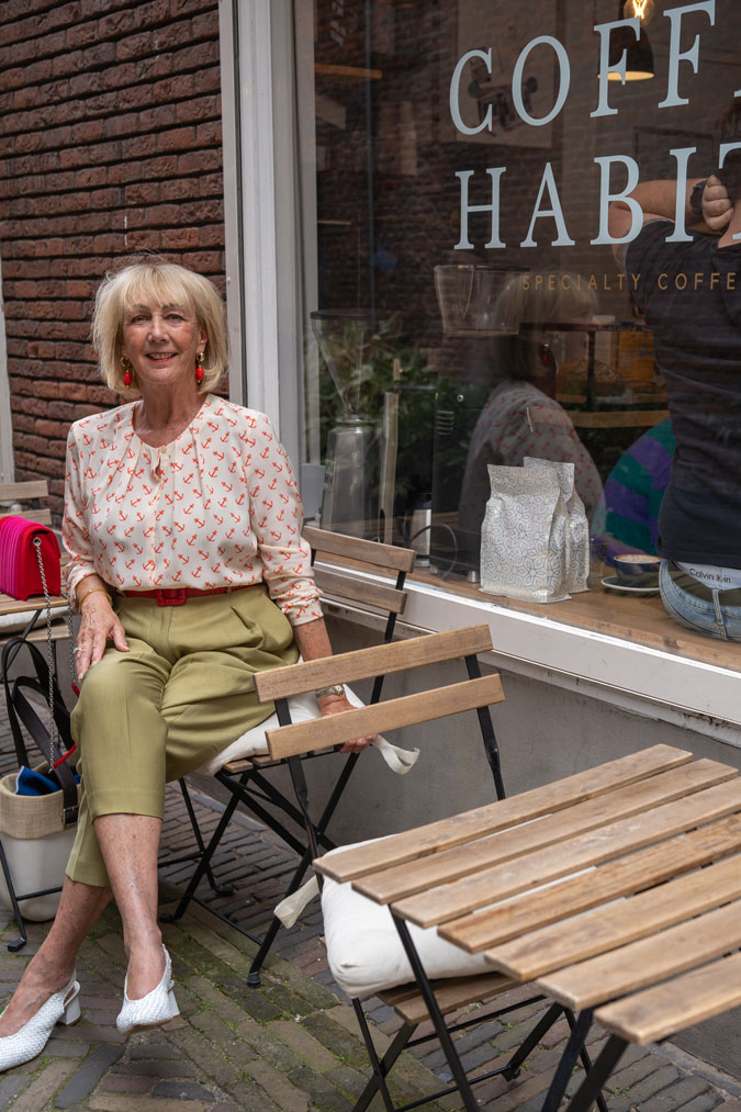 Green trousers with an anchor blouse